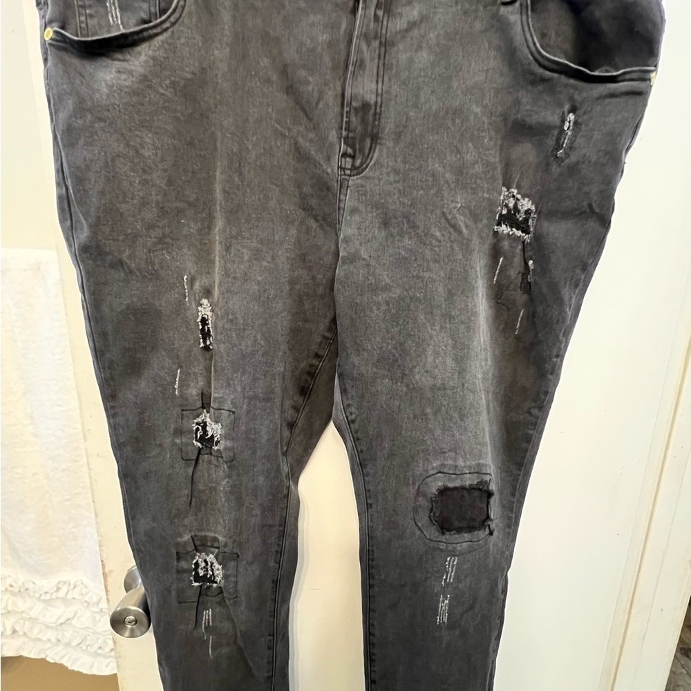 Distressed Black Washed Woman’s Jeans